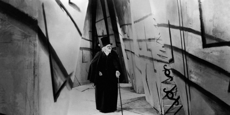 <em>《卡里加利博士的小屋》</em>（Das Cabinet des Dr. Caligari）剧照