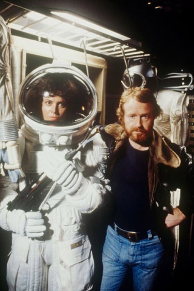 雷德利·斯科特与<em>《异形》</em>（ Alien）女主演 西格妮·韦弗（Sigourney Weaver）